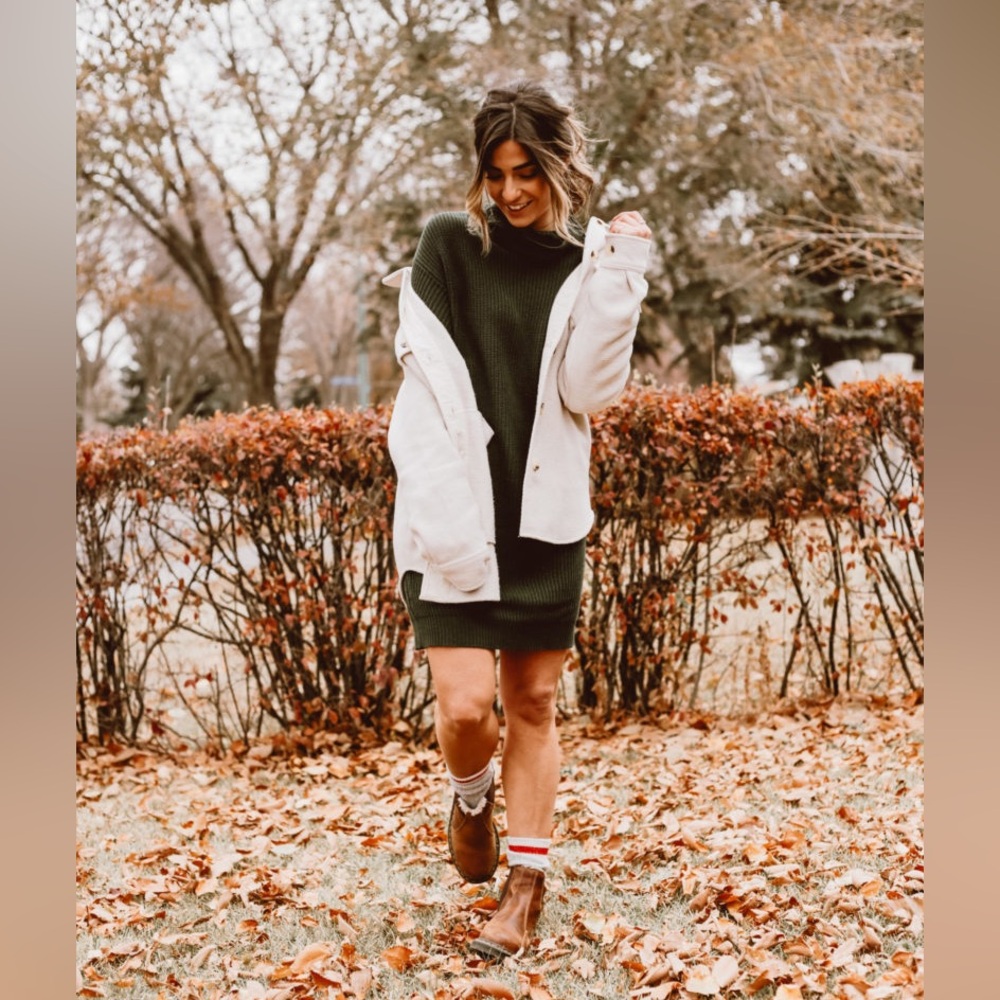 NWT Teach Me Style x Emma Knudsen The Holly Knit Dress